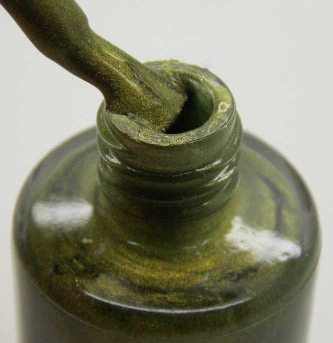 Mystic Moss bottle macro