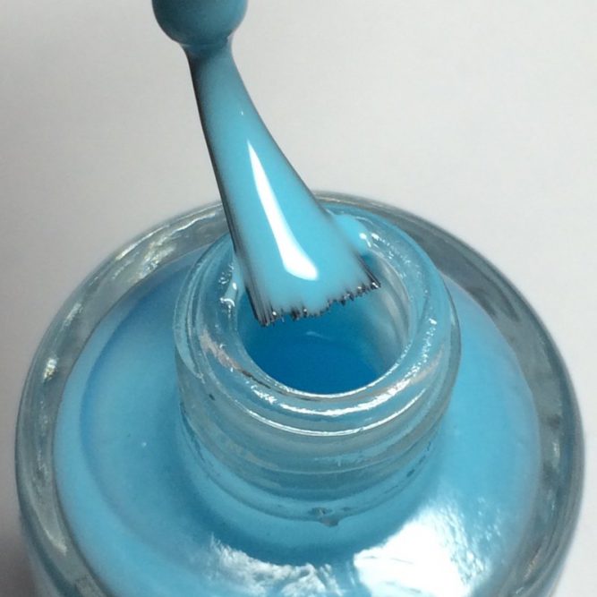 Free Spirit Bottle Macro - bright neon turquoise gloss top coat