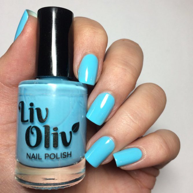 Free Spirit swatch - bright neon turquoise gloss top coat