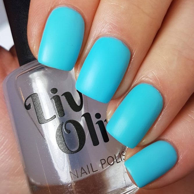 Free Spirit swatch - bright neon turquoise matte top coat