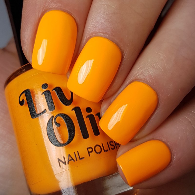 33 Summer Nail Art Ideas–From Sunset Ombré to Dreamy Clouds