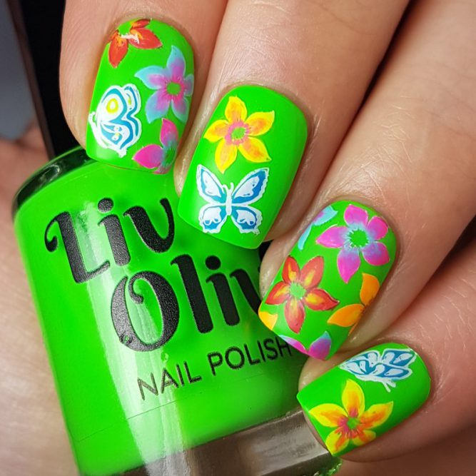 Euphoria nailart - bright neon green matte top coat