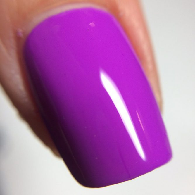 Peace macro - bright neon purple gloss top coat