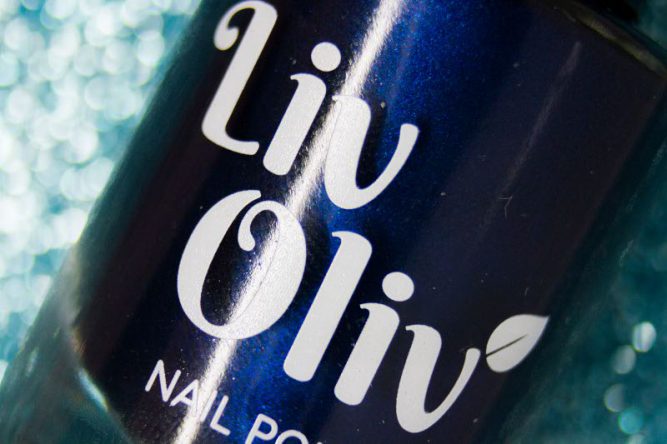 livoliv cruelty free magnetic nail polish blue