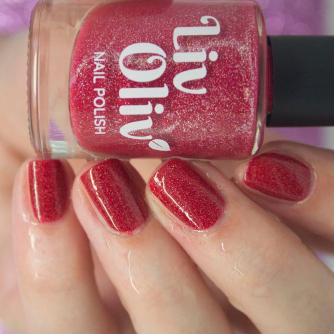 thermal cruelty free nail polish red to pink with red nails