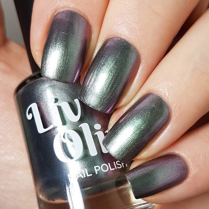 LivOliv Cruelty Free Nail Polish ultra chrome six of clubs