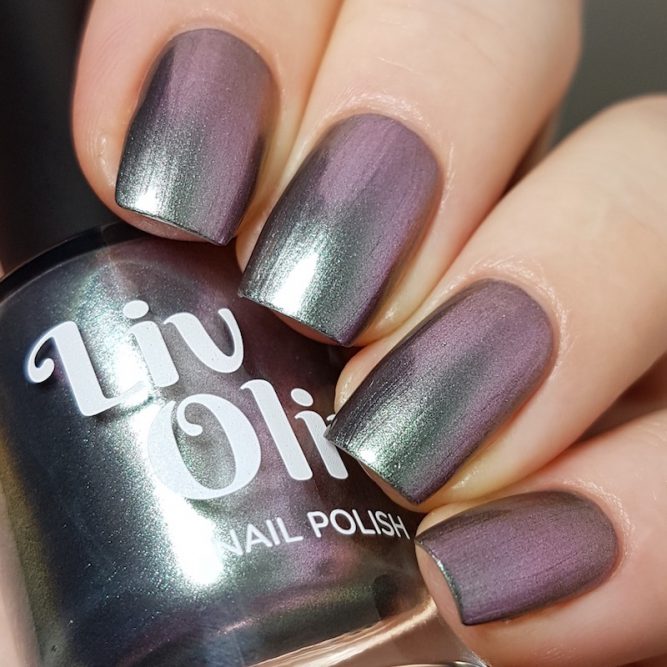 LivOliv Cruelty Free Nail Polish ultra chrome six of clubs