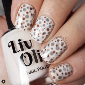 Livoliv easy nail art polka dot design